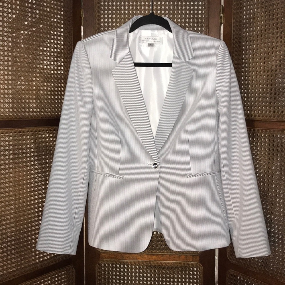 Classic Tahari Blazer